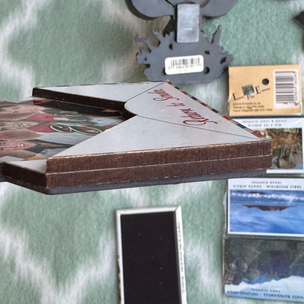 Assorted Decorative Magnets Collection - Picture 10 of 15